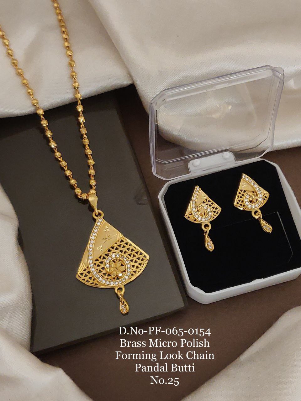 Brass Micro Polish Forming Look Chain Pendant Butti